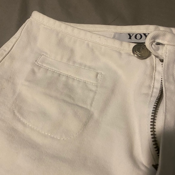 VINTAGE white yoyo jean shorts - Picture 3 of 4